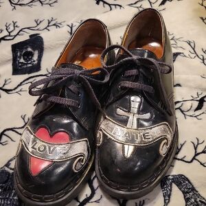Black Oxford Shoes with Love and Hate Design
